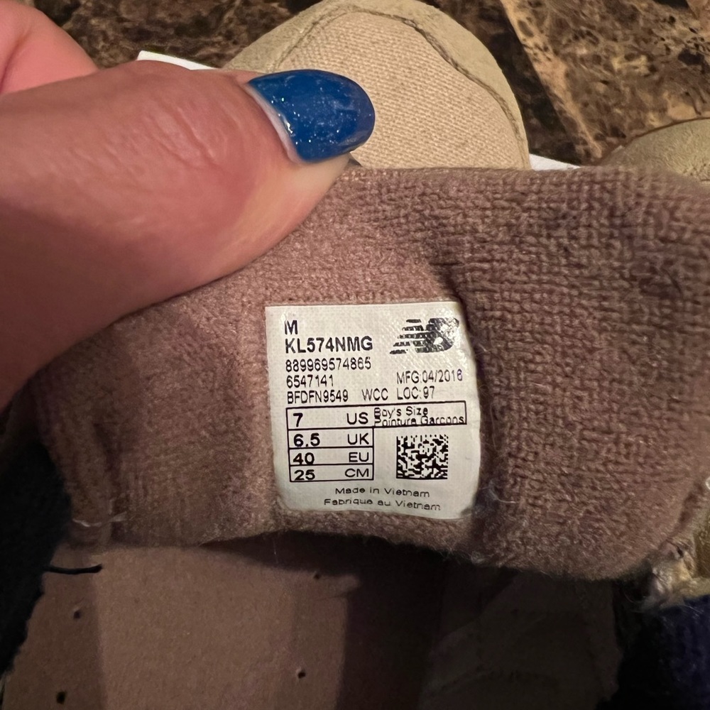 New Balance - Picture 6 of 6